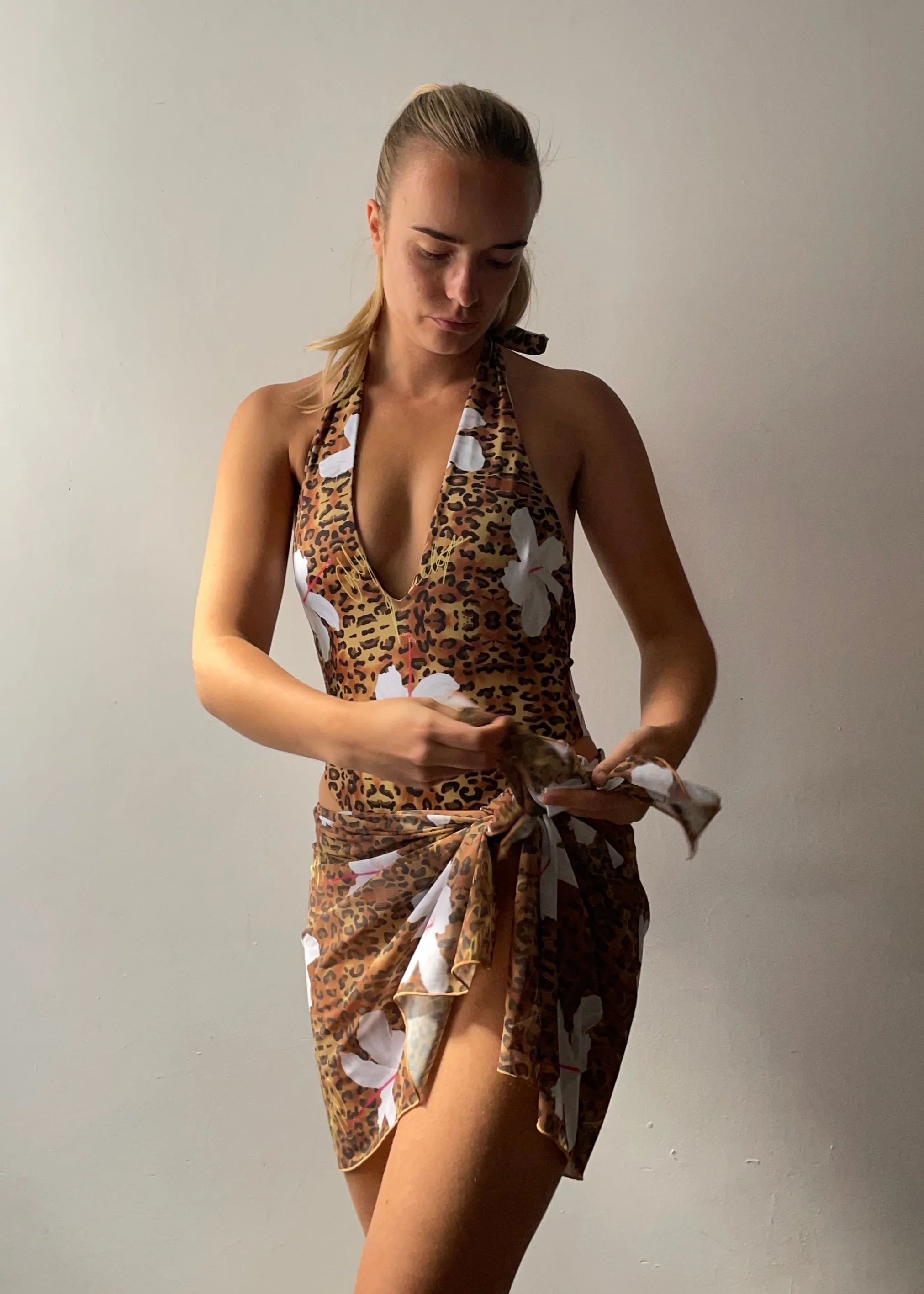Leopard Hibiscus - Sarong (mini) - Image 10